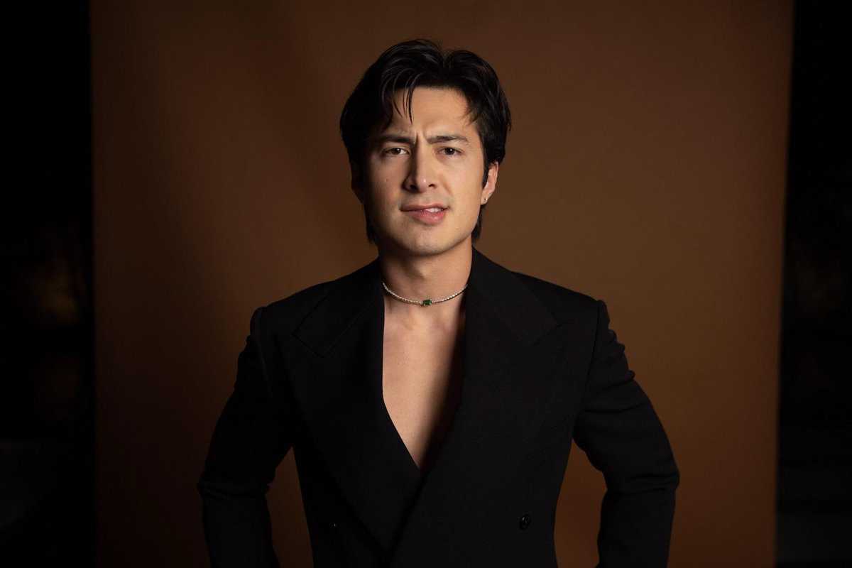 hudsonwphotos's tweet photo. New outtakes of Hudson Williams for Vanity Fair

thanks @hudsonconnorupd https://t.co/ltN1Kp1bPr