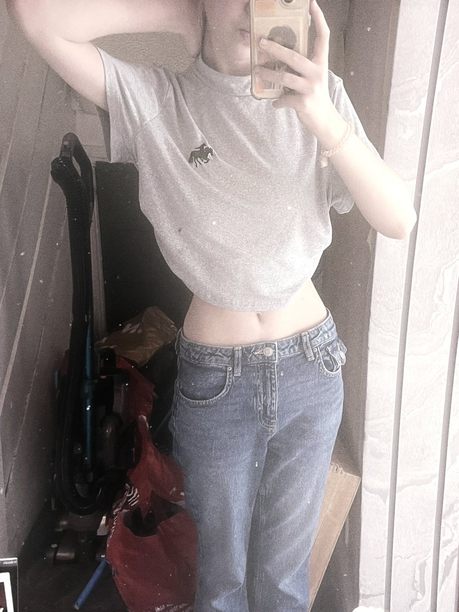 _dollset's tweet photo. I’m kind of in recovery for the past few months but I want to go back to 38kg again 41kg isn’t doing it for me I feel fat https://t.co/rDIksVAeLS
