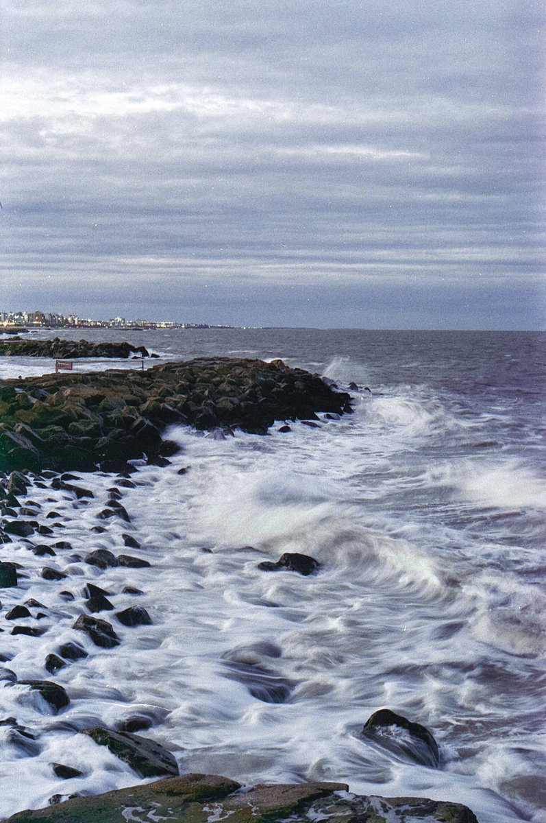 suffer_rosa's tweet photo. olas
mar del plata
35mm https://t.co/1WPxvLGxxe