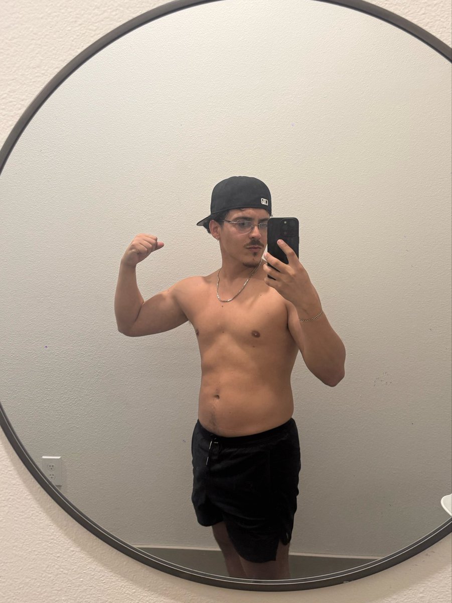 notmctm's tweet photo. #biceps #mlm #latino #bi #gym #gay https://t.co/10W8hHClEg