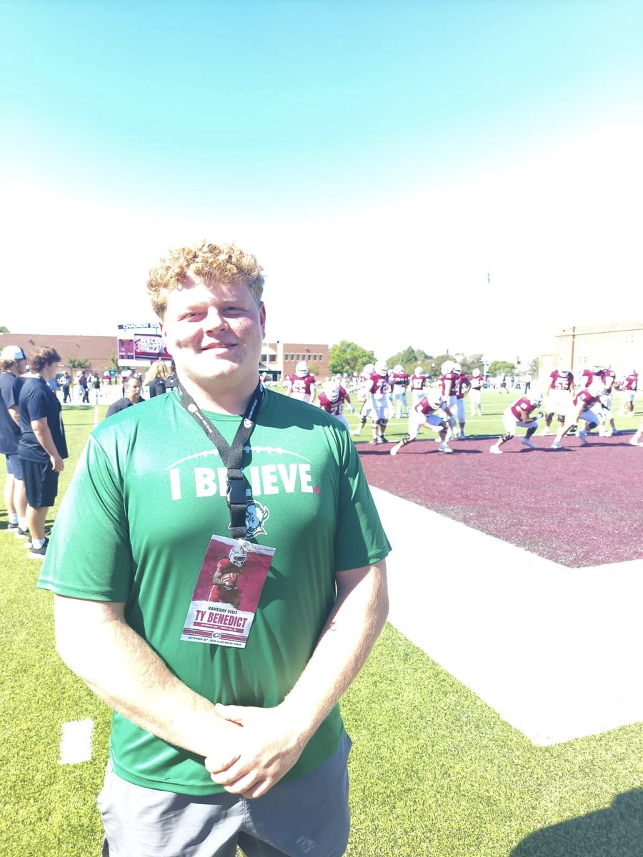 TyBenne65's tweet photo. Had an amazing Gameday visit up in Chadron this past weekend!! Loved the energy and the atomosphere! Thank you @Sethmoore30 for the invite! #soareagles https://t.co/YkP0DVK2lw