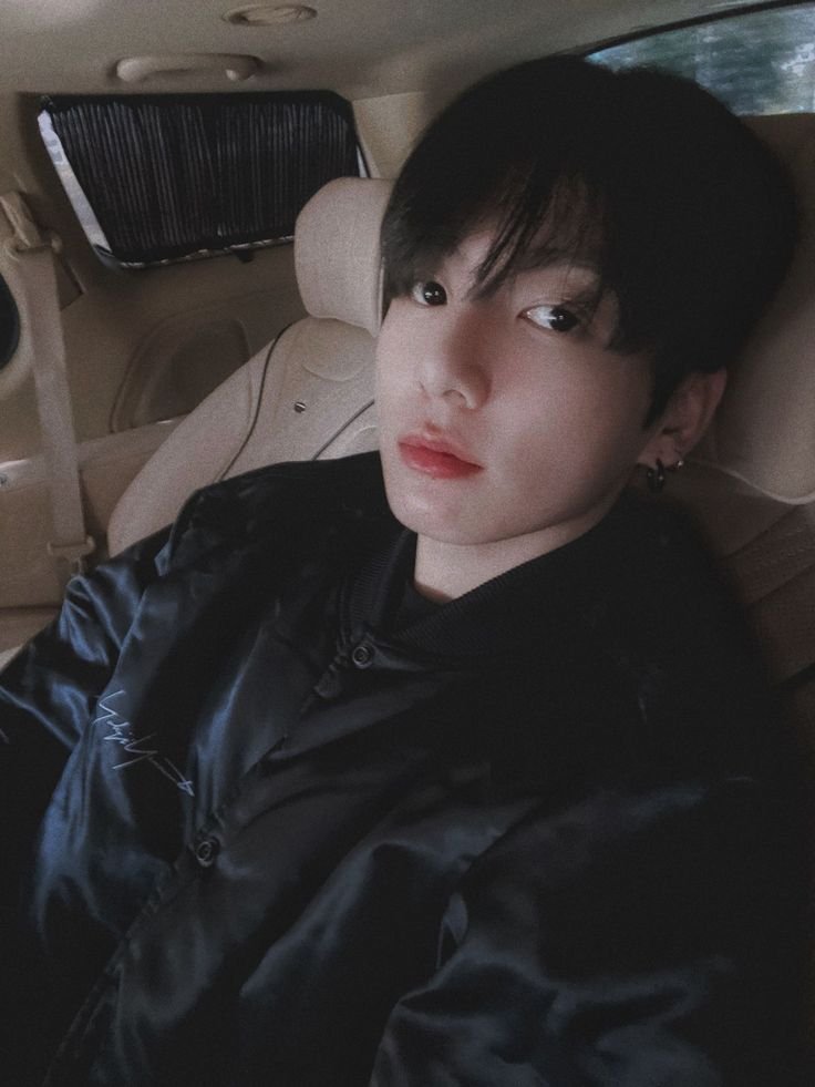 balletminiie's tweet photo. #jikookau : seu problema 

onde jeongguk, o aluno má influência, é completamente apaixonado pelo melhor aluno da sala, jimin, que não dá a mínima pra ele. https://t.co/ol3N2YPckm