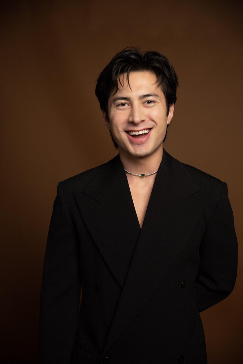 hudsonwphotos's tweet photo. More outtakes of Hudson Williams for Vanity Fair

via @hudsonconnorupd https://t.co/MMUMoH8eZv