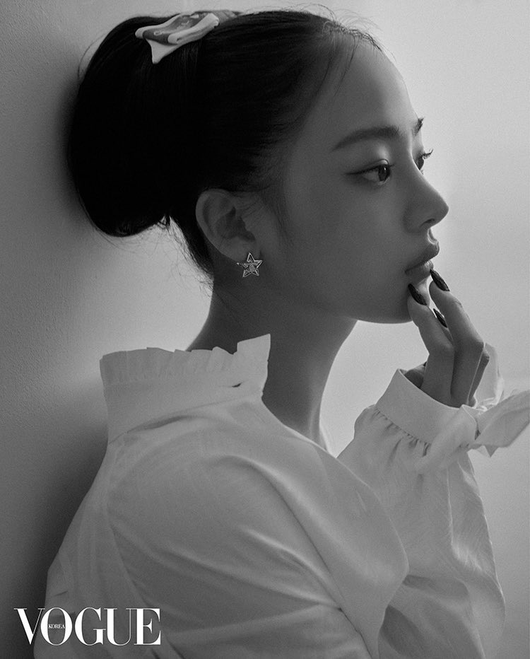 newjeanified's tweet photo. Minji’s legendary photoshoot that was talked about for weeks https://t.co/vv5wYEhzUF