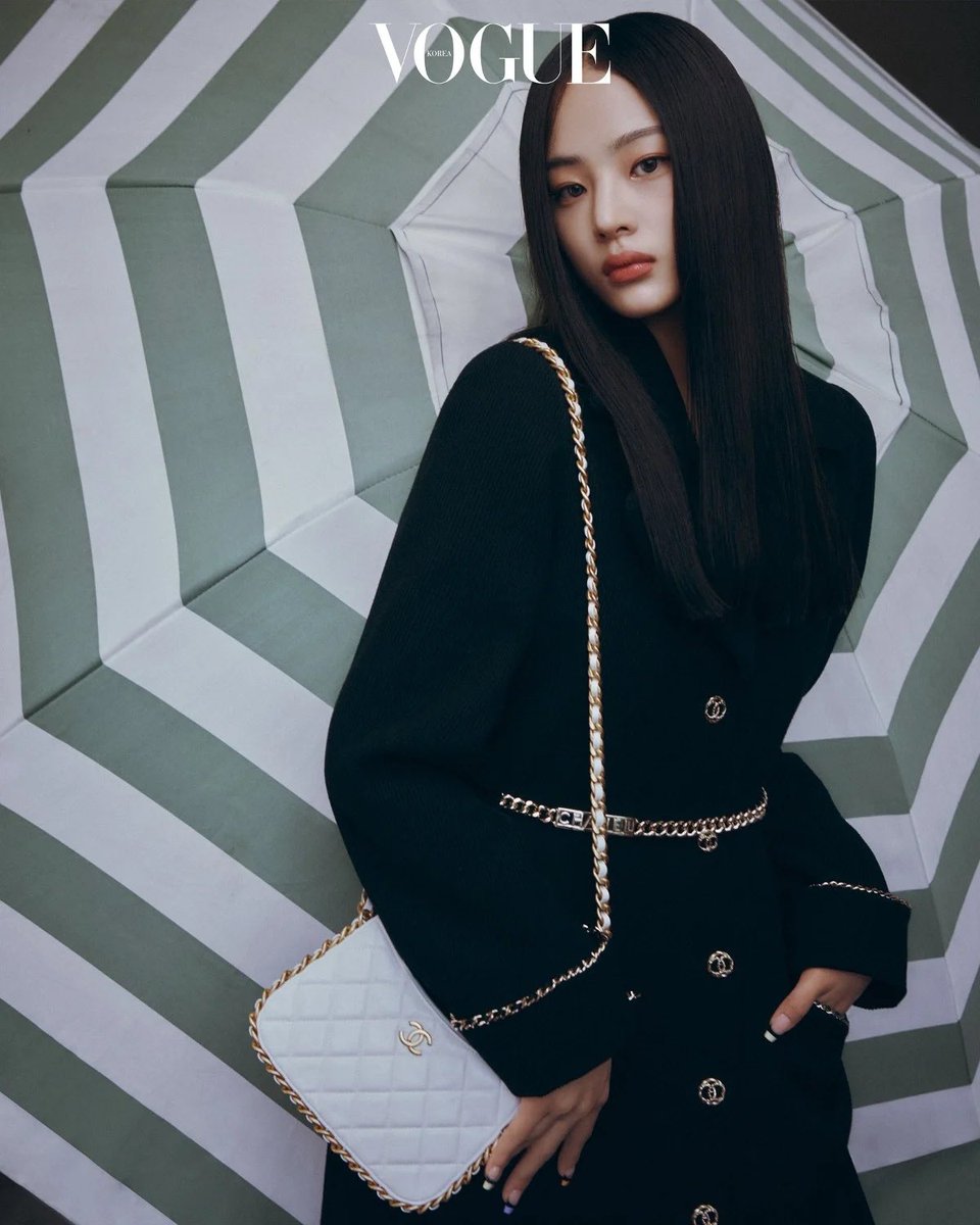 newjeanified's tweet photo. Minji’s legendary photoshoot that was talked about for weeks https://t.co/vv5wYEhzUF