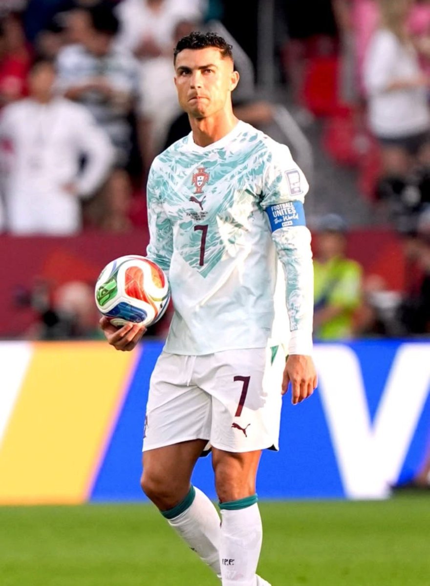 Trollkickoff's tweet photo. 🇵🇹 PORTUGAL’S FOOTBALL AUDIENCE IS 85% GLOBAL

📊 Only 15% of Portugal’s football audience comes from Portugal.

🌍 85% comes from other countries.

💰 90% of Portugal’s Football Federation’s global commercial impact comes from Cristiano Ronaldo. 🇵🇹🐐 https://t.co/KyjQDRAXfn