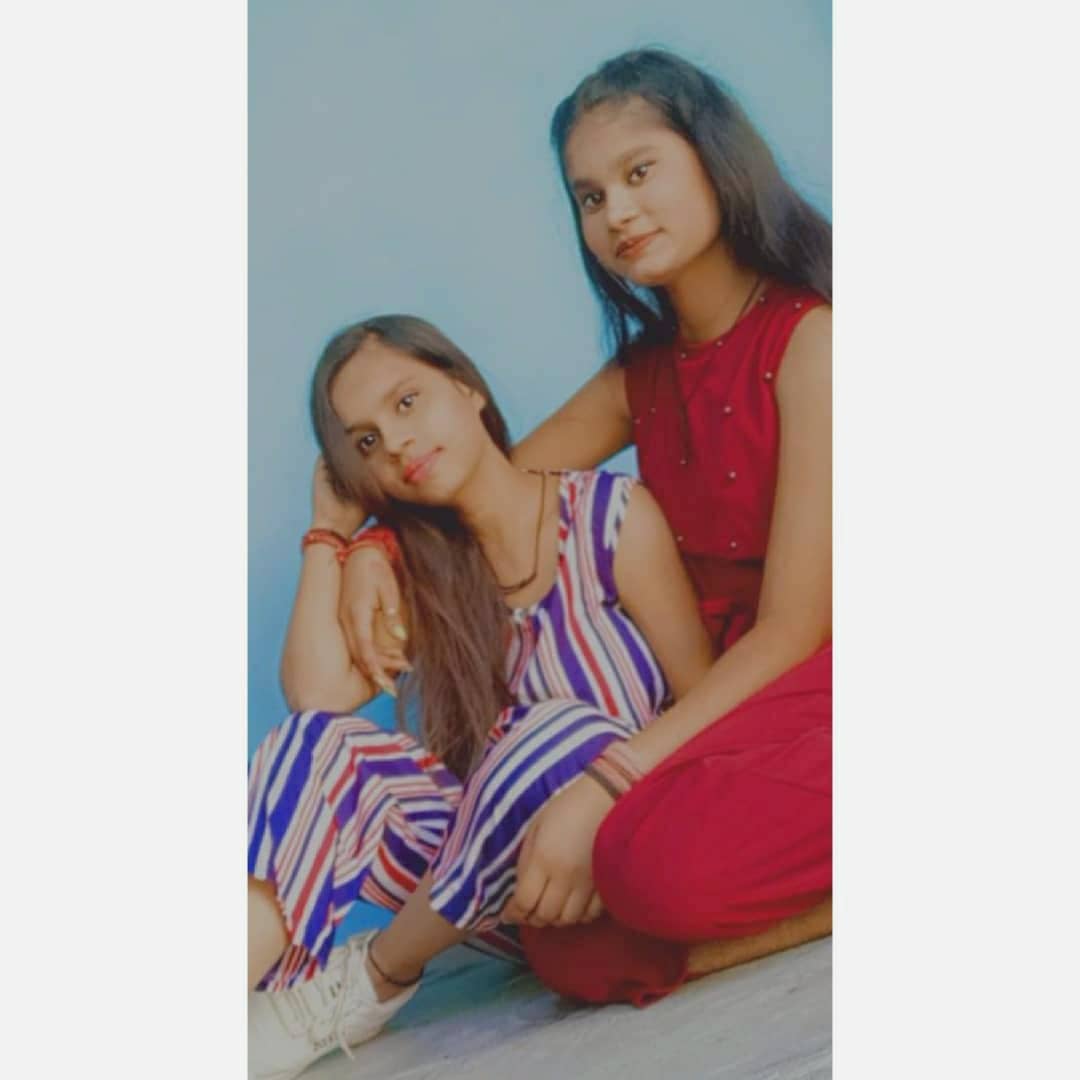emmasanchezx012's tweet photo. A sister is a forever friend. Me. https://t.co/gQtRE7Jplp
