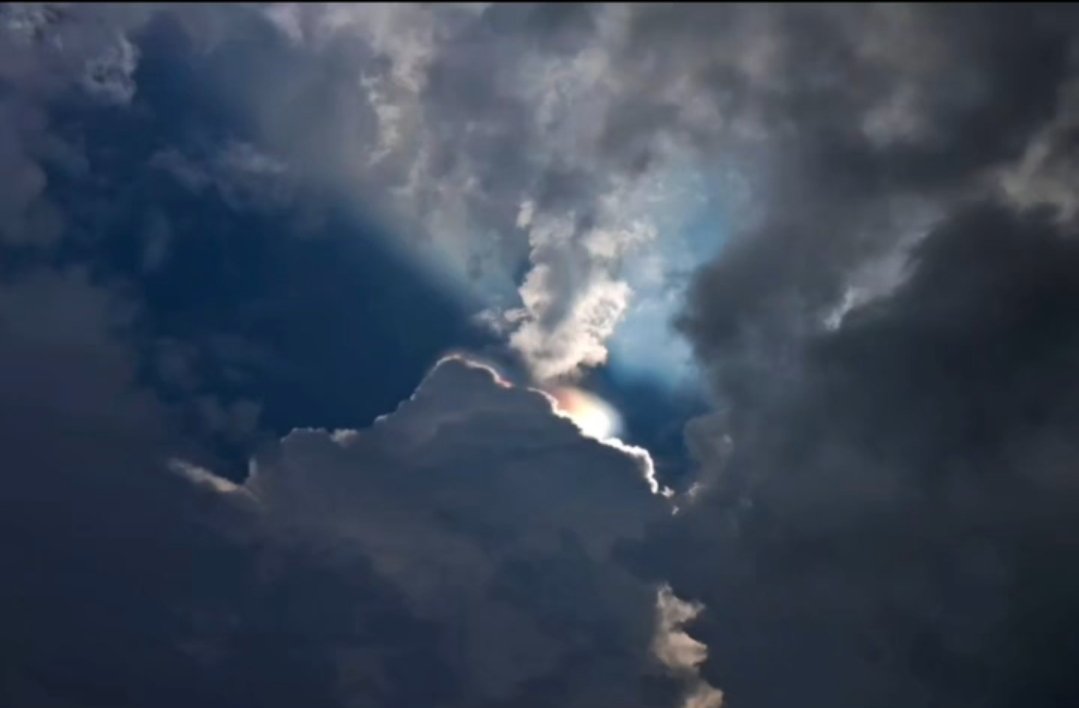 Belmontsec's tweet photo. ·     ·     ────── ·𖥸· ──────    ·    ·

       ɑnd I wɑs running fɑr ɑwɑy
Would I run off the world somedɑy?
 
                #ntluphoto https://t.co/vBtyUnz7ES