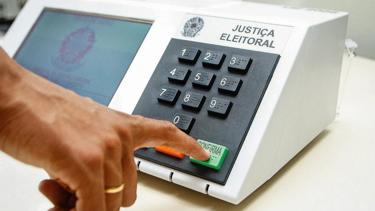 meexplicasite's tweet photo. O que é voto útil? Ele realmente serve para alguma coisa? Em quais situações você pode fazer voto útil? 

Saiba tudo no Mega Me Explica: https://t.co/OfLV5pg0PB https://t.co/wU4FBhY4Nl