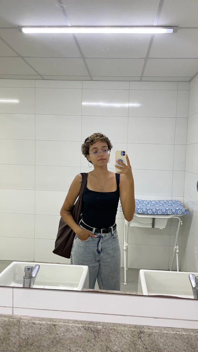 arrudaws's tweet photo. eu / minha colinha
nós mulheres unidas de esquerda ! https://t.co/NGAS8L71AY