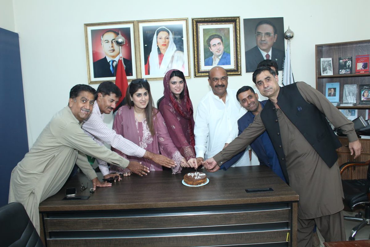 AmaimaIK's tweet photo. Met Nadeem Afzal Chan, Central Secretary Information, Pakistan Peoples Party, at the Central Secretariat, Islamabad, today for a productive discussion on information strategy, communication planning, and workflow coordination.

@BBhuttoZardari 
@NadeemAfzalChan 
@FaryalTalpurPk https://t.co/fJ3g1eHlaZ