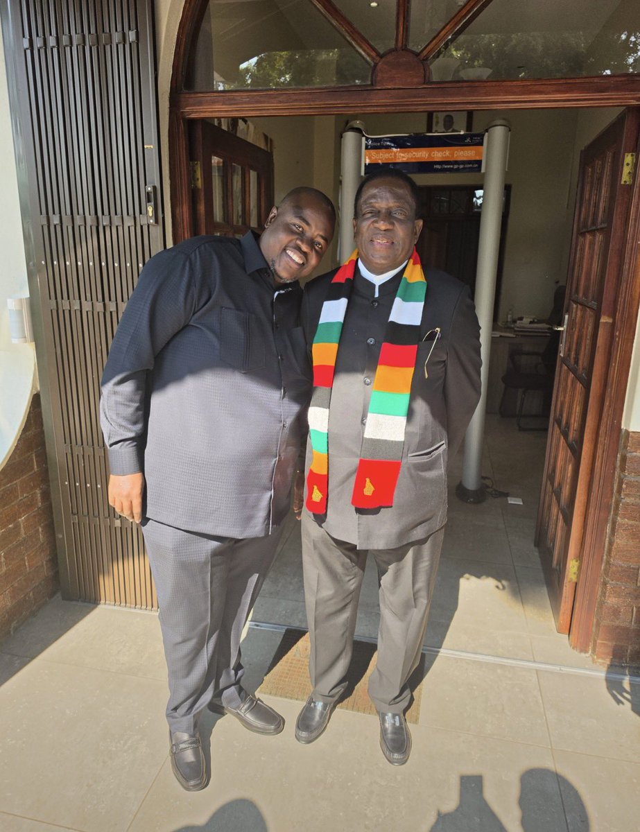 Ngoma_Kurira_'s tweet photo. Our sources have confirmed that President Mnangagwa has been inconsolable and is crying non stop.
ED and Wicknell were inseparable BFF (Best Friends Forever)
#RIPWicknell https://t.co/sPVo96PGJW