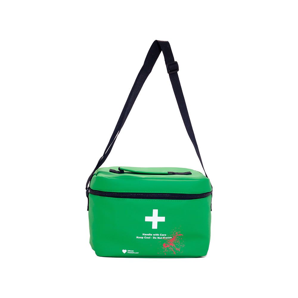 Wario64's tweet photo. Resident Evil Medical Courier Popcorn Bucket Bag preorder available at Cinemark Shop ($19.95) https://t.co/h7Cjpg31pt 
AMC $24.99 https://t.co/RJCZXpKh51 https://t.co/DRKS66USDX