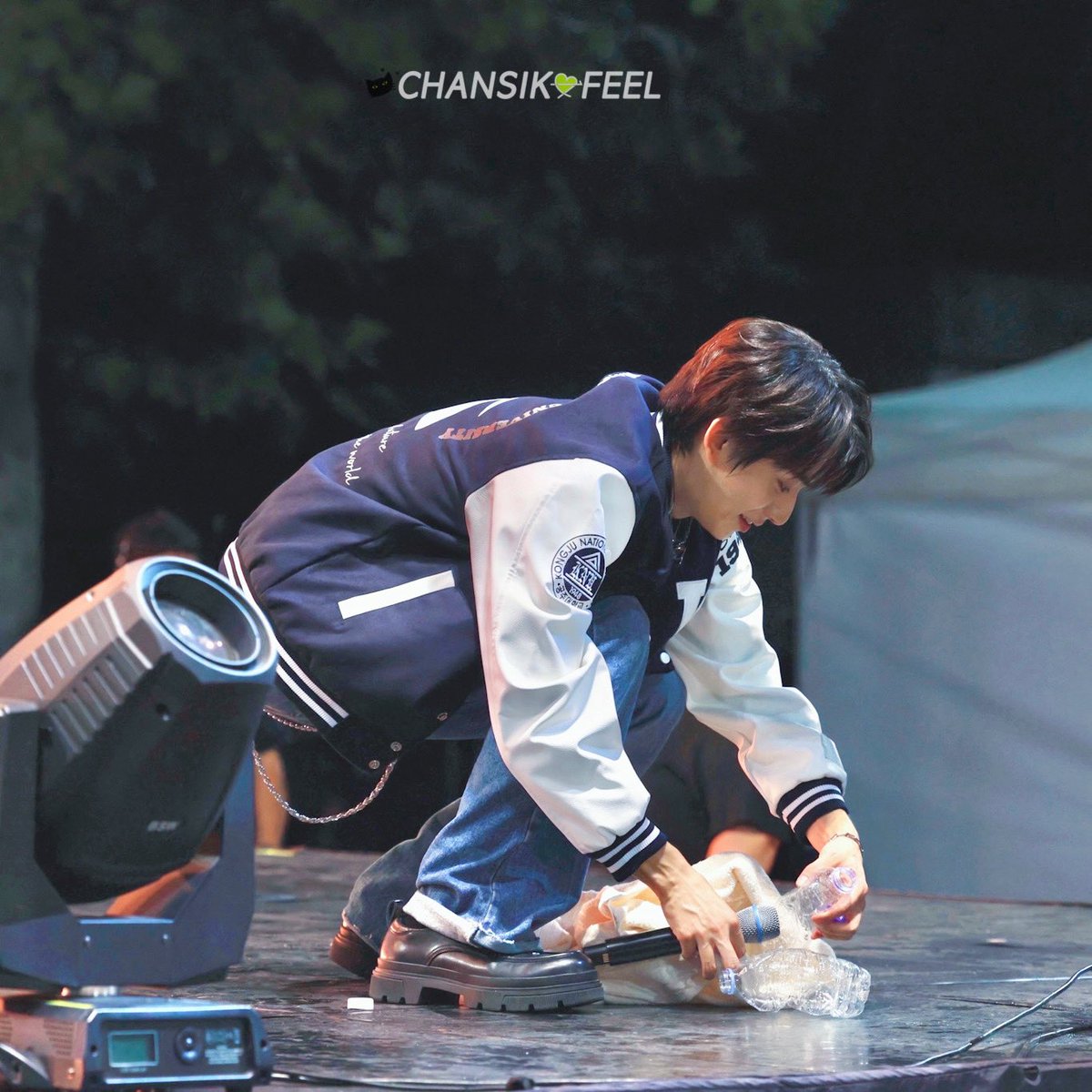chansikfeel's tweet photo. 260930 공주대학교 축제
공찬이를 좋아하는 수천수만의 이유 중 하나🖤
#B1A4 #공찬 @B1A4_gongchan https://t.co/CfIQH1zw6M