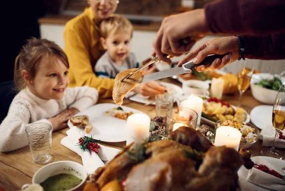 Money_Spencer's tweet photo. @G0DS__D3M0N @iC4ntBeStopped @1andonlyVis I refuse to engage with that dude. It’s like the kid table at Thanksgiving loll https://t.co/qDkyGrpFCA