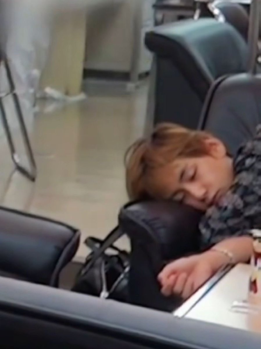 nongtaepics's tweet photo. nong tae chubby little sleepy face (  ᵕ ༥ ᵕ  ) https://t.co/k8hoKTzoLc