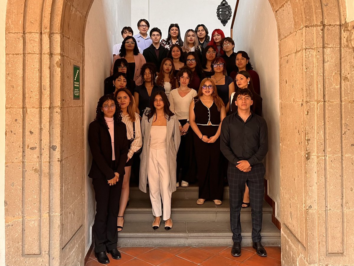imatiasromero's tweet photo. Nos dio mucho gusto recibir en #OutreachIMR📚 a estudiantes de la @IPN_ESCATepepan y del Instituto Universitario Franco Inglés de México. Gracias por su interés en conocer el trabajo del IMR y el proceso de ingreso al SEM. https://t.co/FRWj3u5reO
