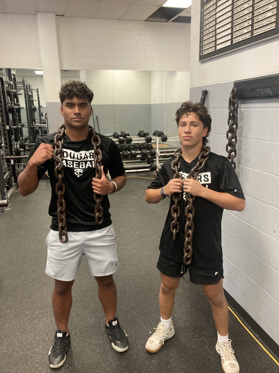 CougarClark's tweet photo. Every week this offseason, the Coogs are working to get better for #spring2027 in both the weight room and on the field.

Here we recognize Ronald Fernandez and J. Rodriguez, the Lifters of the Week for last week!

#BeElite(1%) https://t.co/j9IHzNyTJH