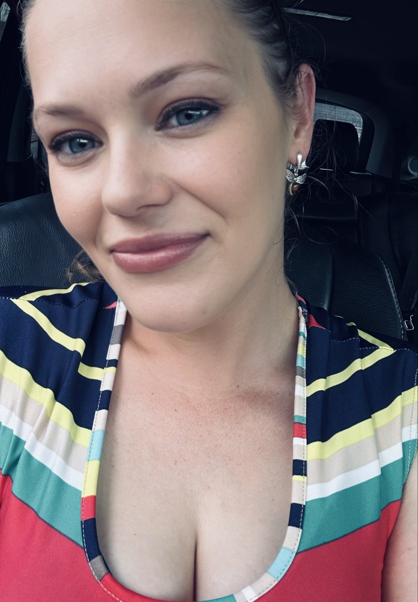 dooonly1's tweet photo. Post a selfie. I want to see all my beautiful followers https://t.co/ON82q3qhFw