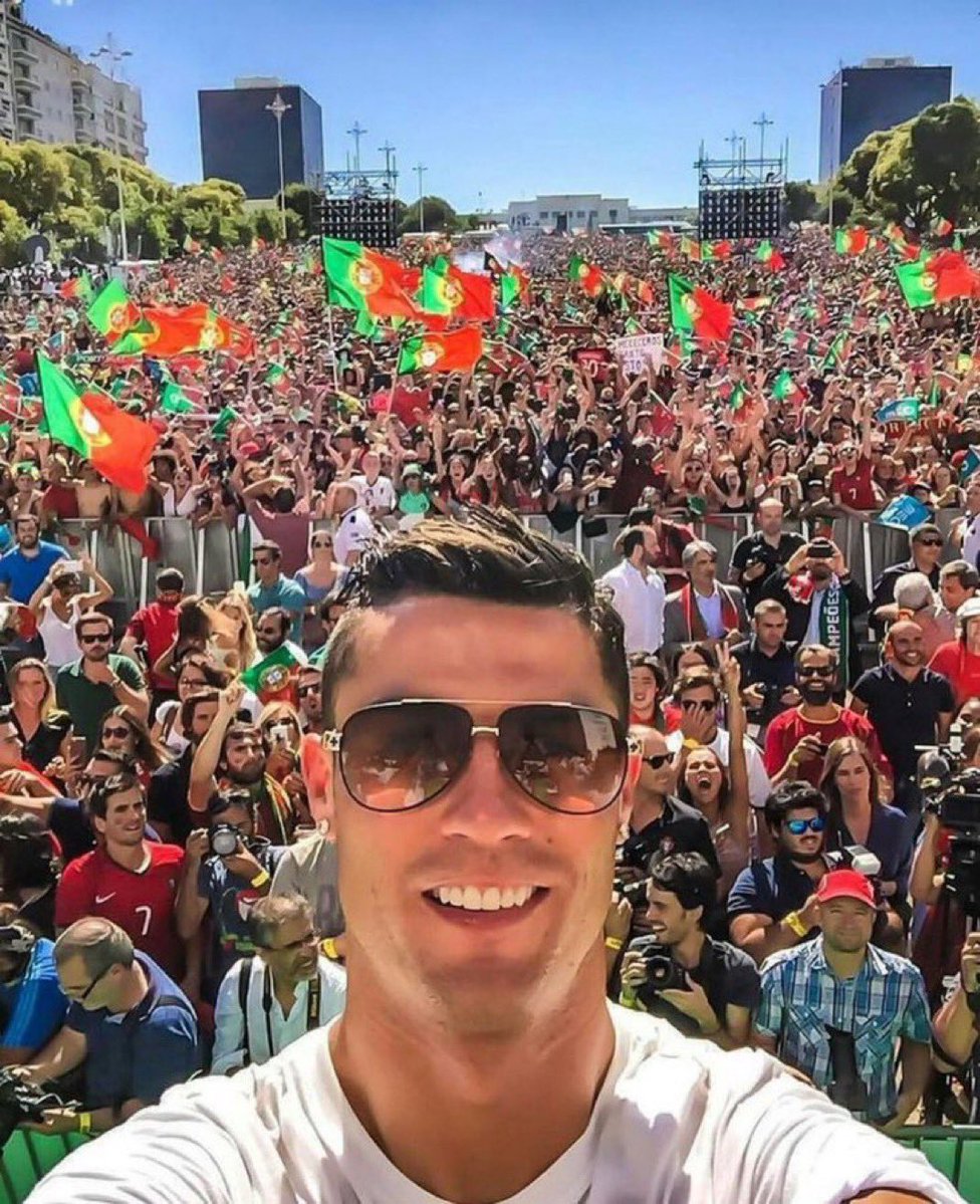 motabalawwd's tweet photo. رونالدو يغادر البرتغال، بينما AVA CR7 وعلامة CR7 ما زالتا مرتبطتين بشراكات مع المنتخبات البرتغالية 

الأزمة تجارية بقدر ما هي فنية ؛ رعايات ومشاهدات وحقوق قد تتأثر، فيما قد يكون #النصر أكبر المستفيدين من عودة ثقل رونالدو وشركاته إلى مشروع النادي .. https://t.co/4r05LmE1zD