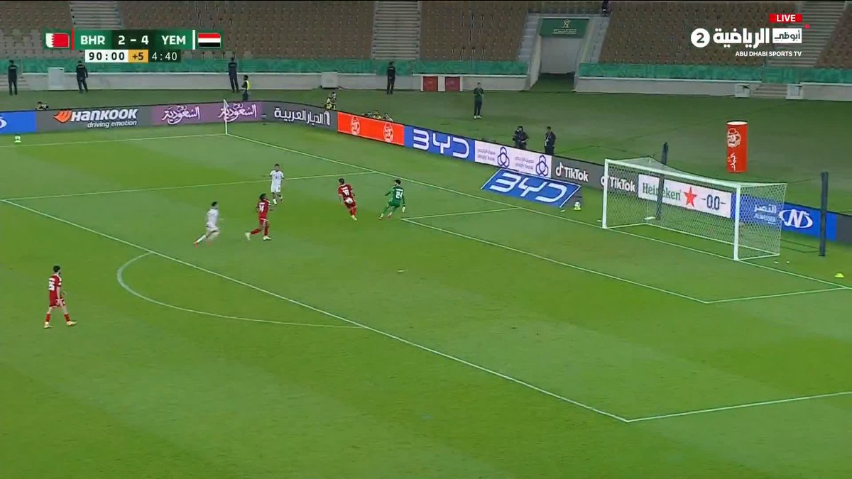 A live soccer match broadcast from Abu Dhabi Sports TV shows BHR trailing YEM 2-4 at the 90:00 mark with 4:40 of stoppage time.