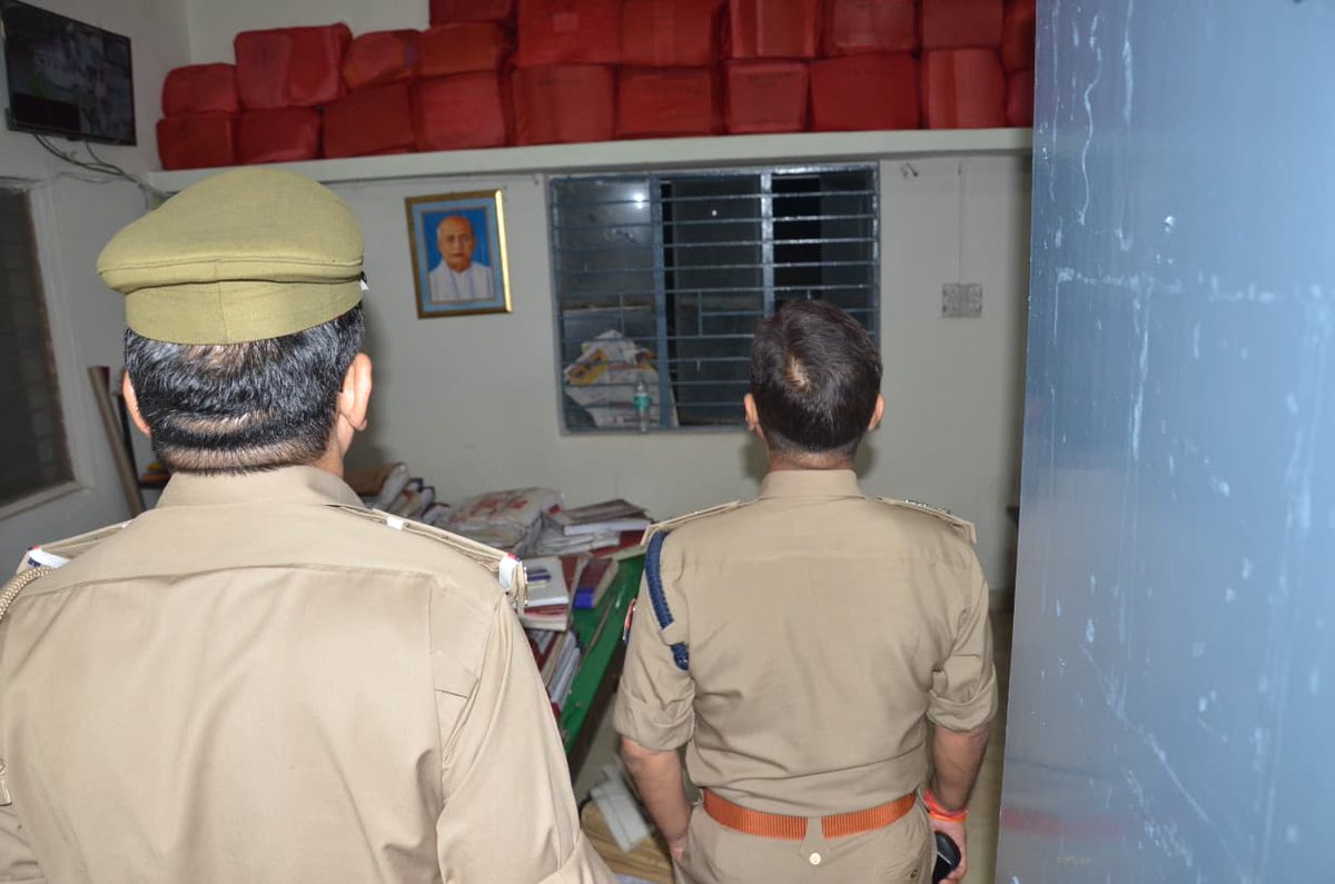 baghpatpolice's tweet photo. https://t.co/KB0DVW1JYT