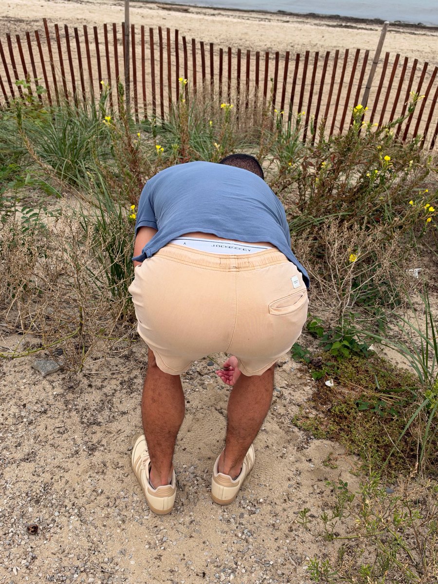 UnseenHalf's tweet photo. Yes, my tighty whities are always this exposed. 🤷‍♂️ #brieflines #trusas https://t.co/Ll24PKQw8C