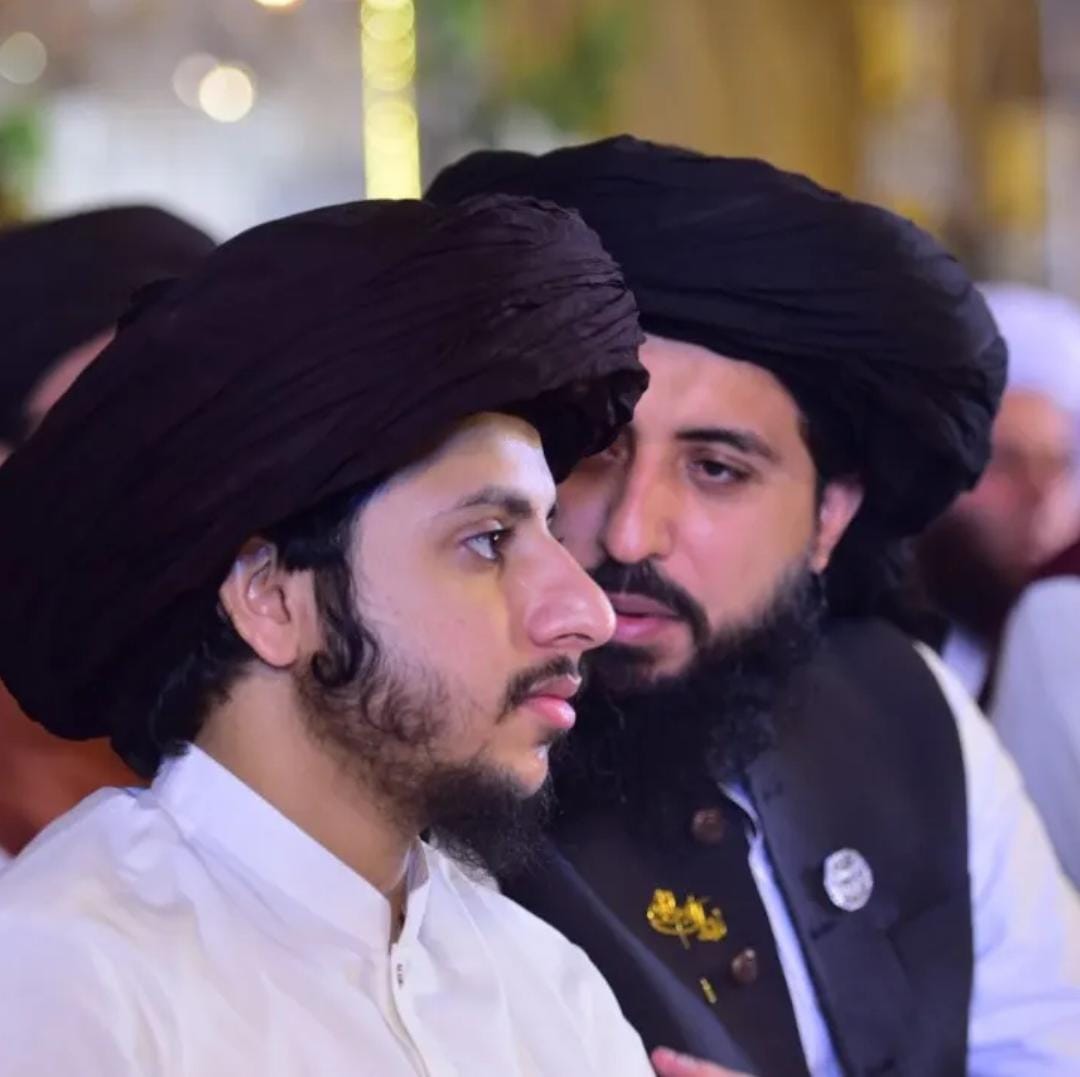 1_RizviaLegacy's tweet photo. @EmptyAccount213 جس کو دیدار میسر ہو ہر شام تیرا
وہ بھلا چاند کو کہاں دیکھتے ہیں🥺 https://t.co/0GULlNd0Xd