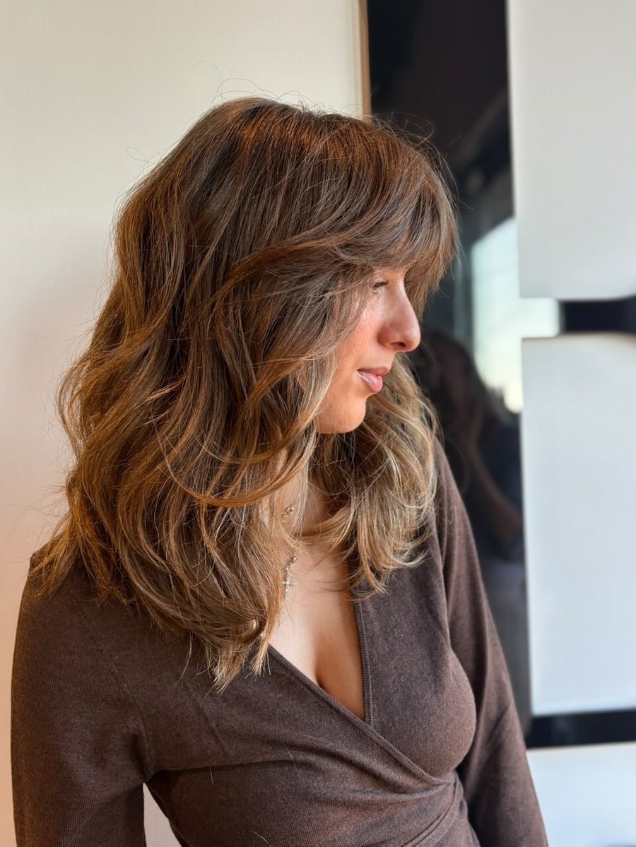 oliviaadamstarr's tweet photo. The fringe is back. https://t.co/kcNacdg5dc
