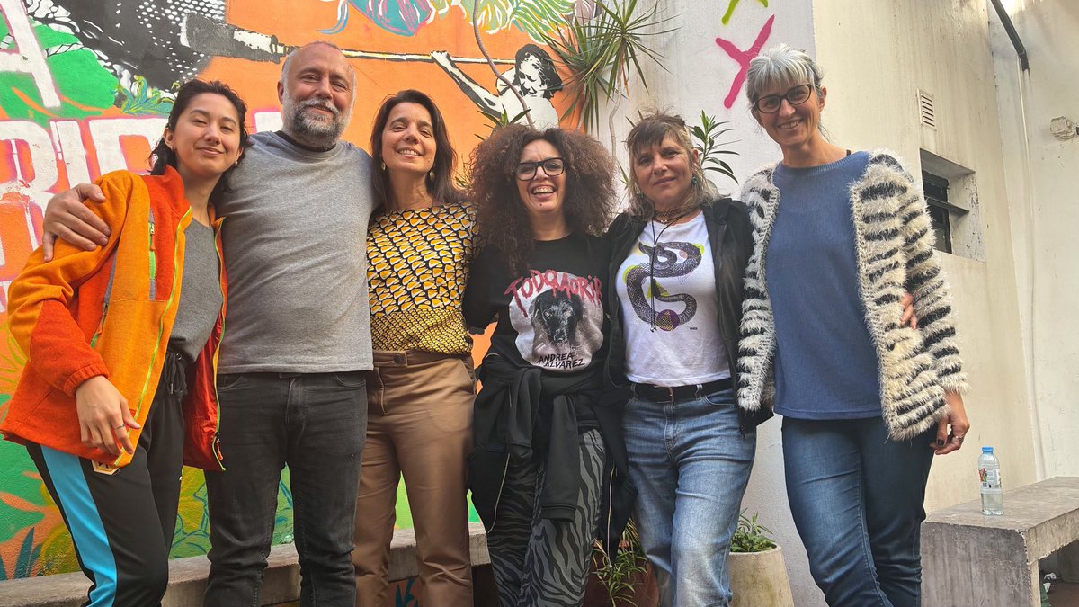 AndreaAlvarezAA's tweet photo. Hoy ya fui a @bandasoporte y de ahí a @aqvfmlatribu
El día sigue eh #todomorir a full
@paualbertipress https://t.co/H5lrghXKfT