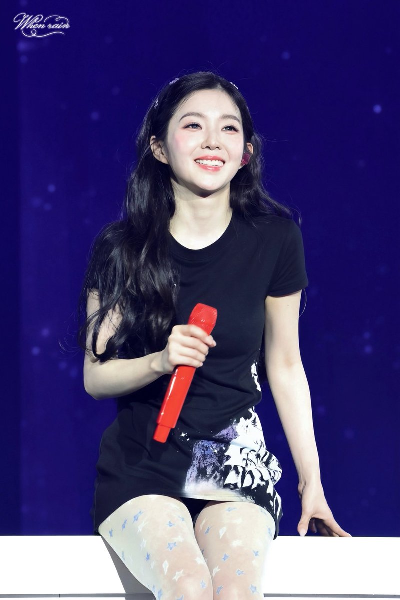 Whenrain7's tweet photo. 👂🐘🪽🤭
#IRENE #아이린
#RedVelvet #레드벨벳 https://t.co/NJ5uhWn2H1