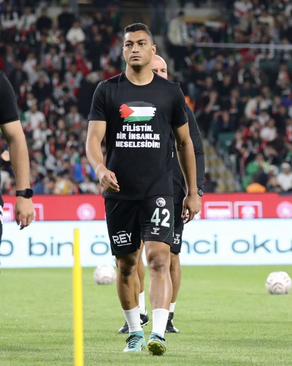 T_o_u_t_a1's tweet photo. اجواء مباراة كونيا سبور الودية الليلة ♥️♥️🇵🇸
شكرا تركيا 🇹🇷 https://t.co/kkDdIN4ri9
