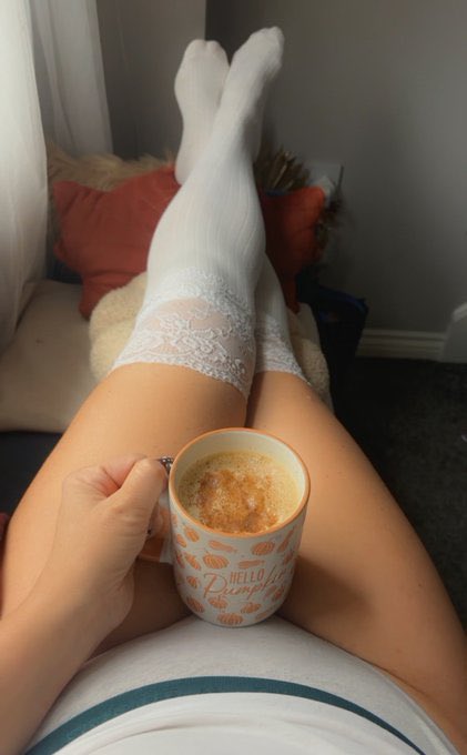 Carolineqvy9k's tweet photo. Cozy 😍 https://t.co/9Hq8OUmKGK