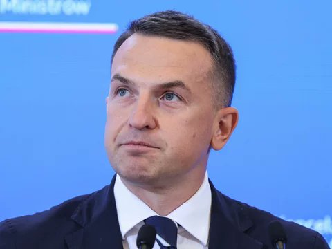 HubnerrMax's tweet photo. Adam Szłapka poinformował, ze Polska powołuje Centrum do Walki z Dezinformacją.

Adam Szłapka jest jednym z rekordzistów Demagoga w ilości kłamstw, manipulacji i dezinformacji.

Adam Szłapka nawet we wpisie ws. tego centrum skłamał, bo nie będzie pierwsze w Europie.

xDDDDDDDDDDD https://t.co/ZvNqETVh3g