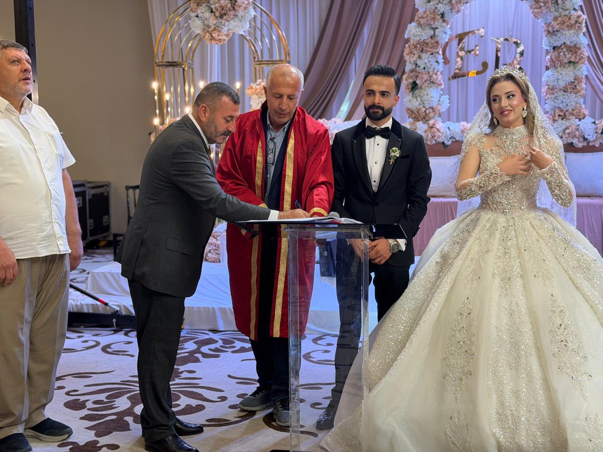 Sanliurfa_MHP's tweet photo. İl Başkanımız Sayın Ecz. Osman Mutlu, Beran ve Esma çiftimizin en mutlu günlerine şahitlik etti.

Beran ve Esma çiftimize Cenab-ı Allah’tan bir ömür boyu mutluluk, huzur ve bereket diliyoruz.

Genç çiftimize bir ömür boyu mutluluklar diliyoruz.

@dbdevletbahceli 
@MHP_Bilgi 
@eczosmanmutlu