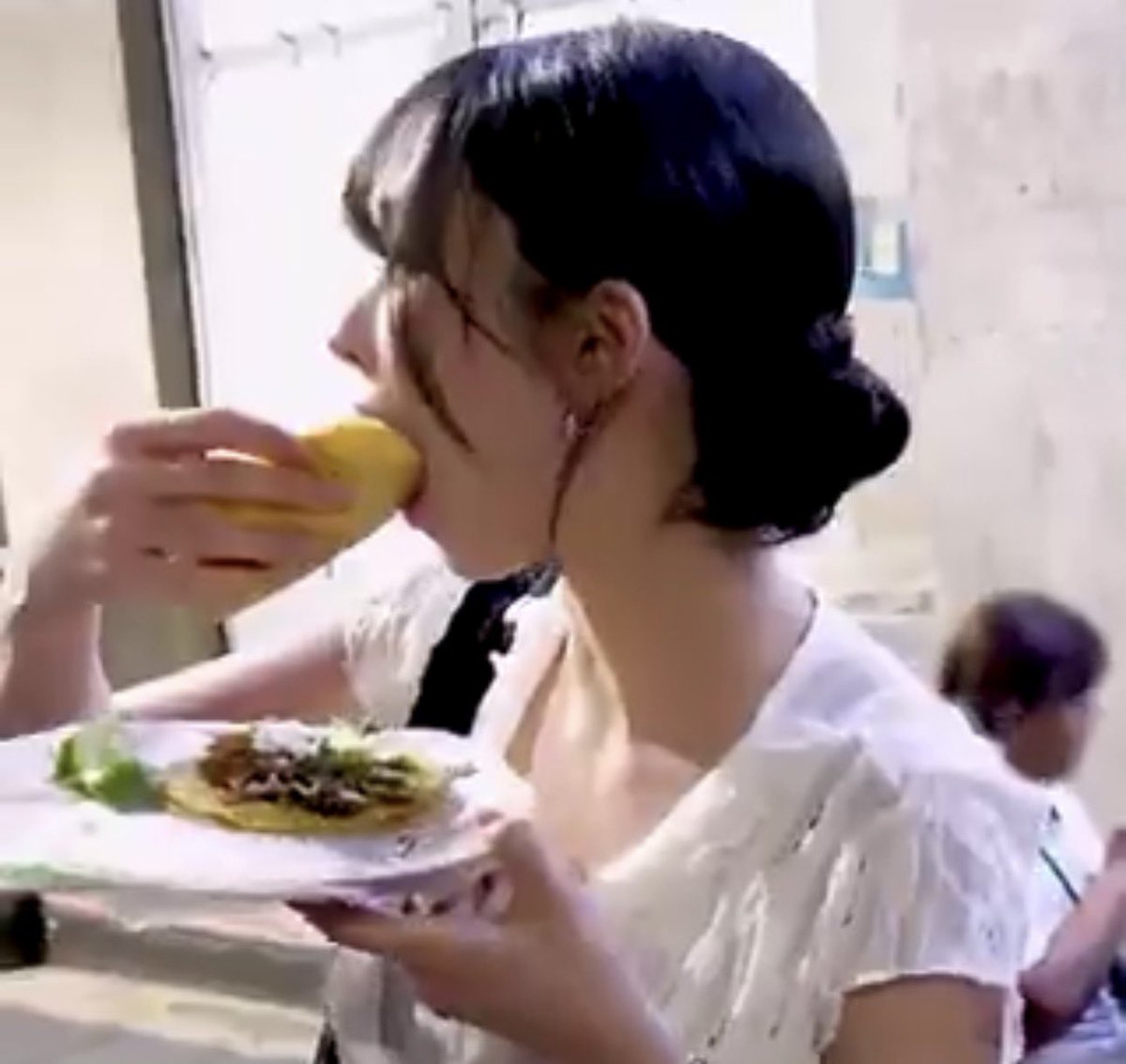 kchsom's tweet photo. Para Karina los tacos son cosa seria https://t.co/beXibfRIBC