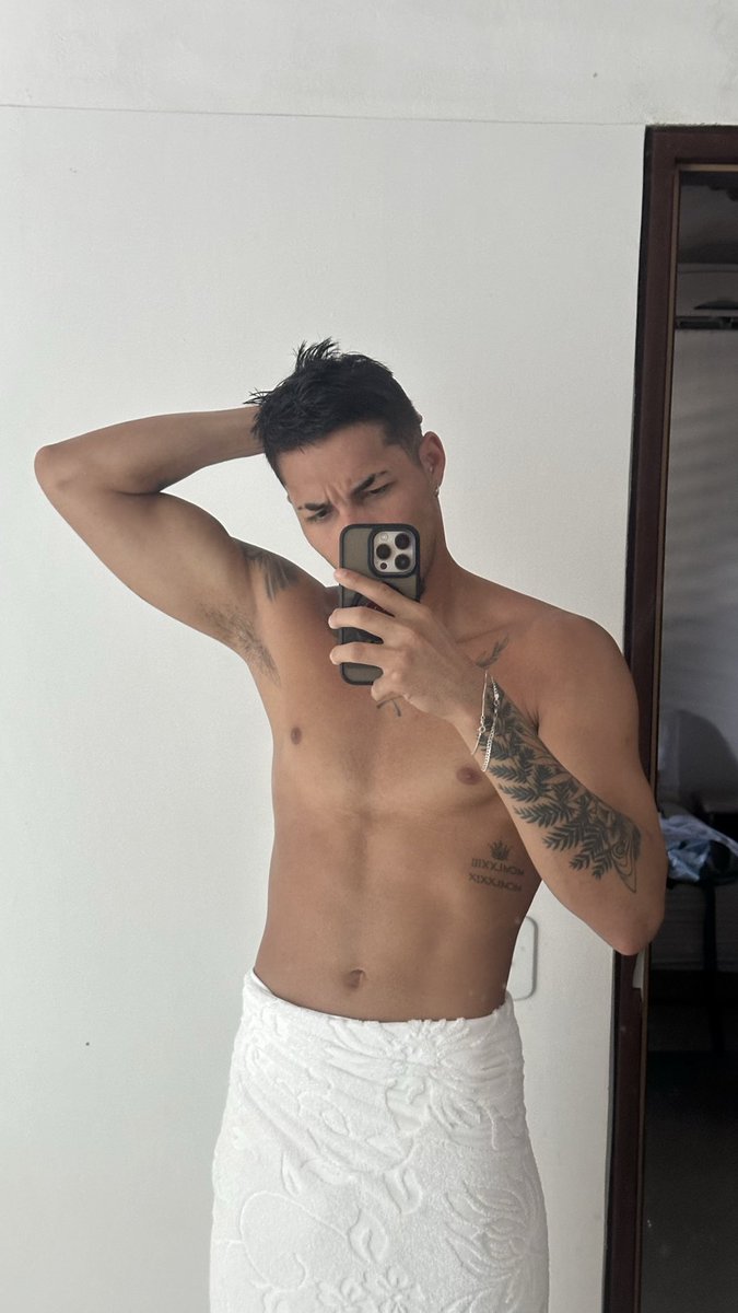 Gaab_brio's tweet photo. Pós banho 😉 https://t.co/4Yssh3EEBs