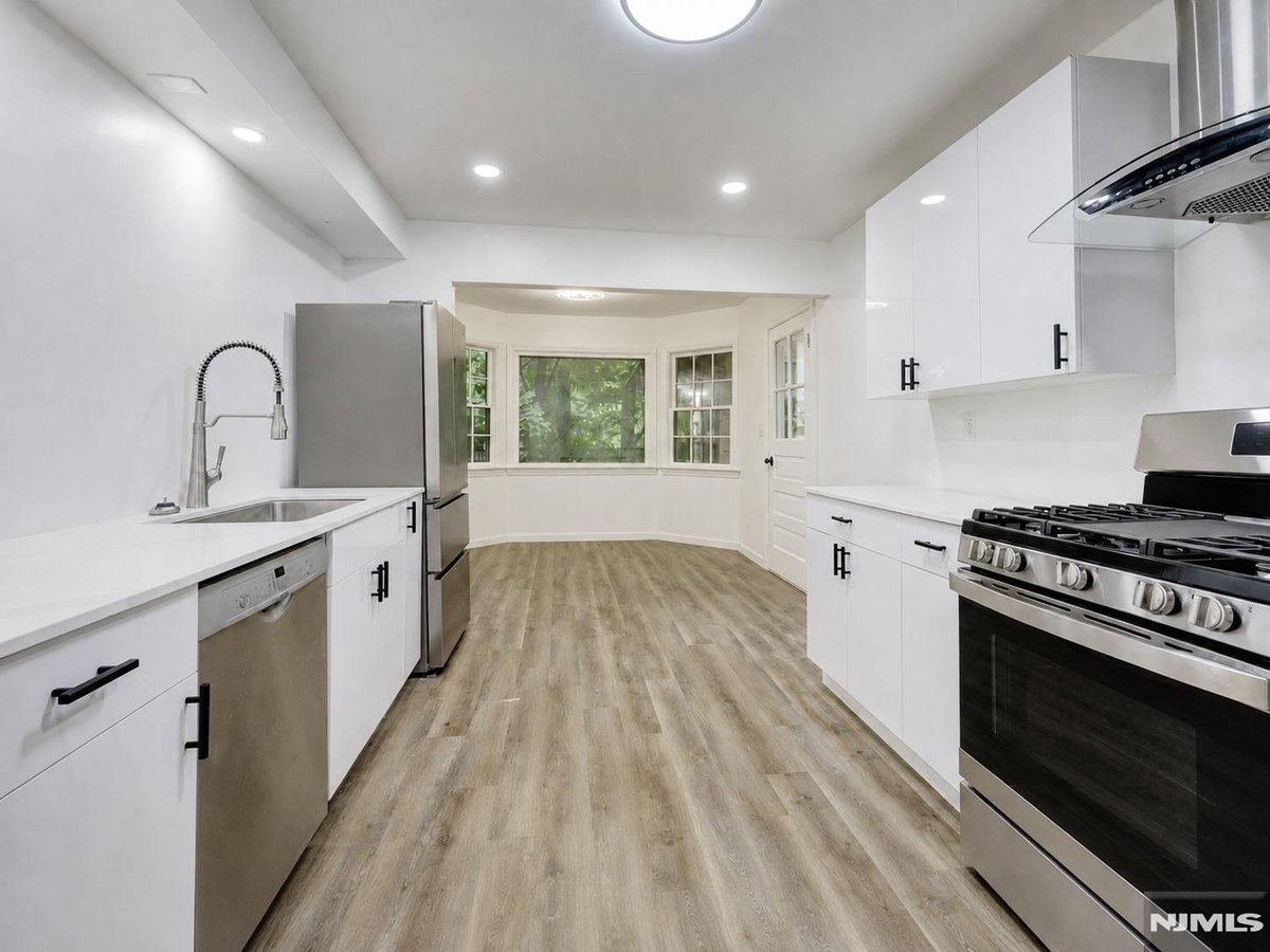 exclusiveprop's tweet photo. 🏡 FOR RENT | FAIR LAWN, NJ
📍 4-21 Saddle River Road #1, Fair Lawn, NJ 07410
💰 $4,100/month

✨ Spacious, beautifully renovated, and move-in ready first-floor apartment!
🛏️ 4 Bedrooms
🛁 2 Full Bathrooms
🔥 Living room with fireplace
🍽️ Eat-in kitchen with dining area
✨ Brand-new cabinets, quartz countertops & appliances
🛌 Large primary suite with private full bath & 2 closets
🌳 Large backyard
🚗 Plenty of driveway parking
❄️ Brand-new central air
🏠 Beautiful hardwood floors
🧺 Finished basement with 3 additional rooms + laundry/utility room

The finished basement provides flexible space for a home office, recreation room, playroom, storage, or other uses.

📍 Great commuter location! NYC bus stop just around the corner, convenient access to two nearby train stations, and elementary and middle schools within walking distance.

📞 Ia Betlemidze: 201.819.5996
☎️ Office: (201) 796-7777
🌐 https://t.co/dkjvsLjmI8

Don't miss this beautiful Fair Lawn rental!

#ForRent #FairLawnNJ #FairLawnRealEstate #NJRealEstate #NewJerseyRentals #RentalProperty #ApartmentForRent #BergenCounty #BergenCountyNJ #NYCCommute #RealEstate #HomeForRent