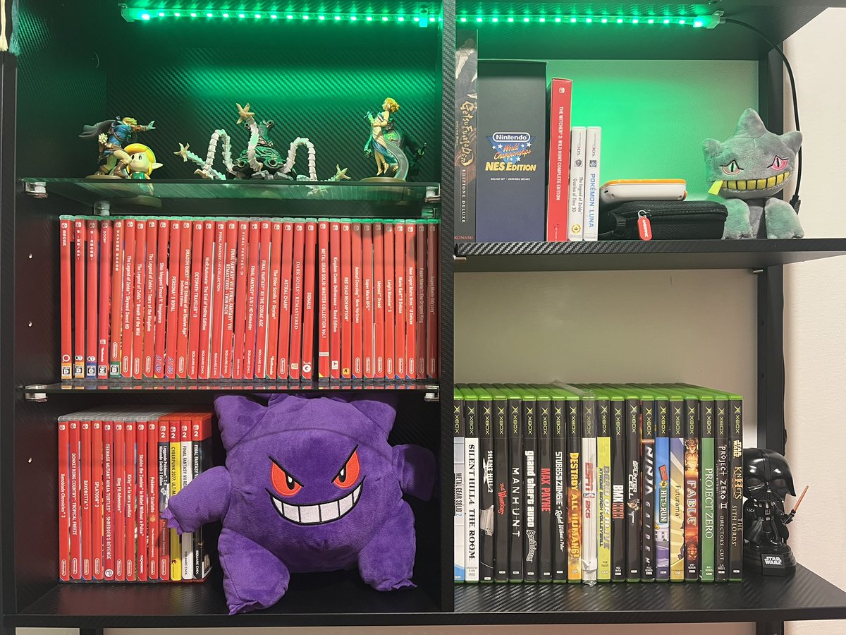 PiramideRossa87's tweet photo. Slowly building up the collection! 🕹️ From Nintendo Switch titles to classic original Xbox gems. Nothing beats physical media on the shelf.

#GamingCommunity #RetroGames #OriginalXbox #Switch #Collection https://t.co/tQZEwdXEk7