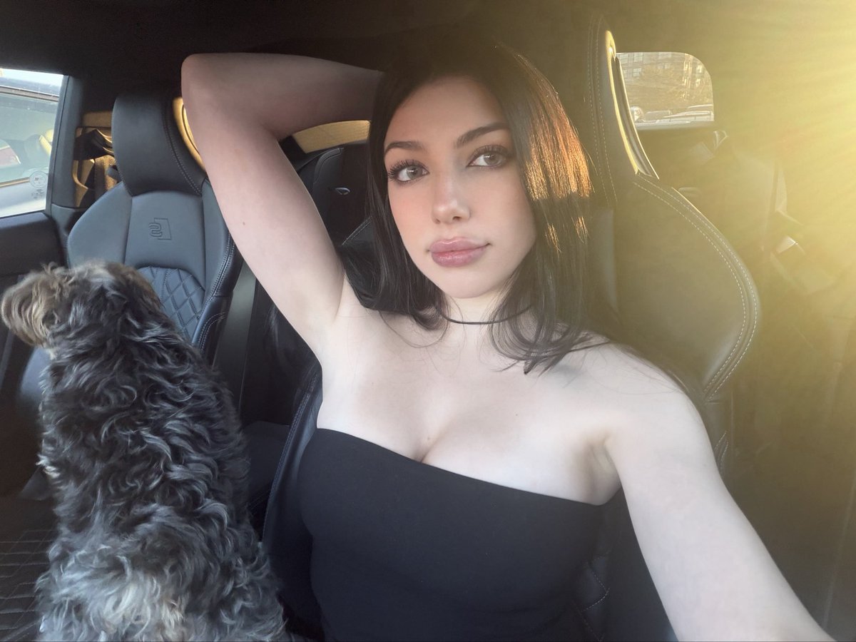 MadelinCelinne's tweet photo. i LOVE my puppy more than anything https://t.co/cEmu70wXk6