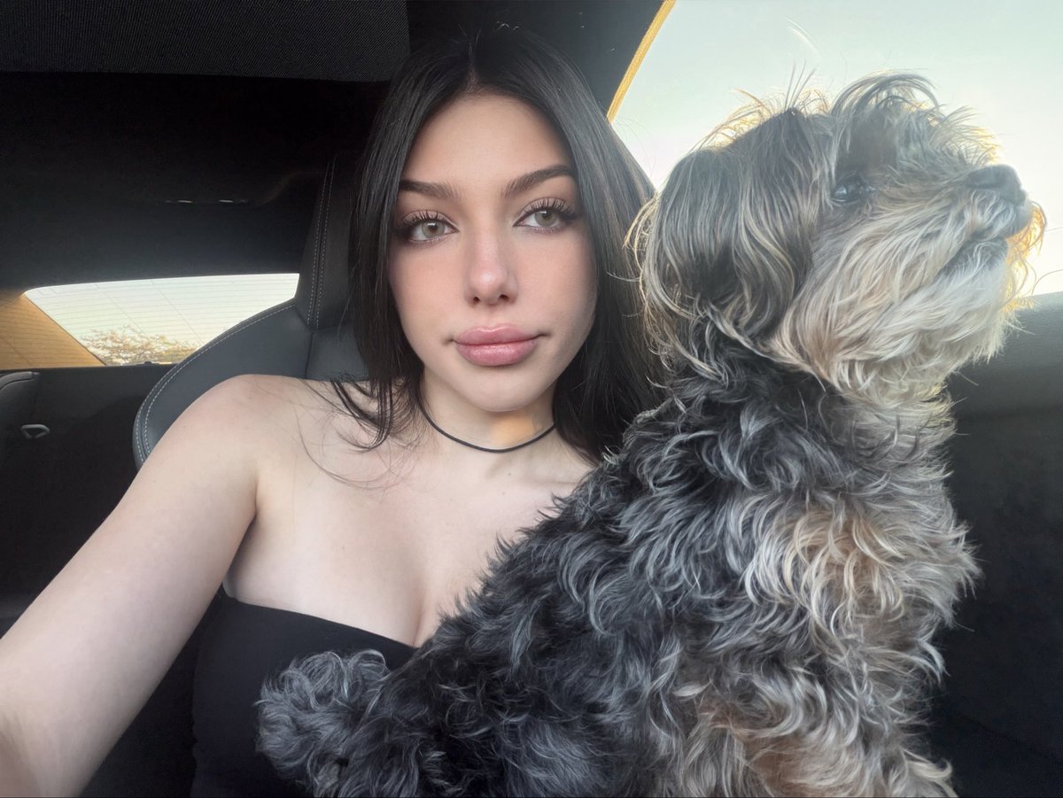 MadelinCelinne's tweet photo. i LOVE my puppy more than anything https://t.co/cEmu70wXk6