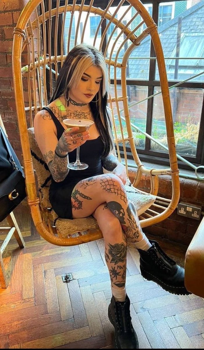 dropoffun82's tweet photo. Alt attention seeker
#alt #tattooed #bikini https://t.co/BqMCMGQVLn