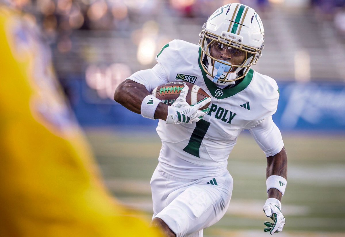 rskuhn's tweet photo. “He’s the number one guy we pinpointed. He’s a playmaker.” - Cal Poly coach Tim Skipper

STORY: Running back Jaden Green feels back at home with Cal Poly football 

@calpolyfootball @TheJadenGreen3 @coachtskip @agrigsbyjr219
https://t.co/IPlbYvZPgG https://t.co/oWBeNGKTY1