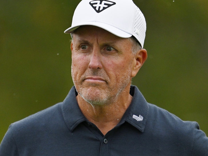 TMZ's tweet photo. 🚨 EXCLUSIVE: Phil Mickelson entered treatment center for family trauma and addiction.

Details: https://t.co/CbD6JFsyQO https://t.co/bJmrFm0fc5