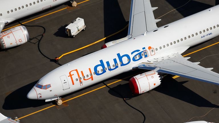 FranciscoCudell's tweet photo. Somos um País muito pequeno.
Em dia de milagre aéreo em KSA; um dia após Putin aprovar o maior orçamento de Defesa de sempre ( $202 mil milhões) e o uma nova mobilização; e enquanto se prepara um novo orçamento de Estado… a discussão é sobre Ronaldo ter abandonado a Seleção. https://t.co/L9KzvB12PH