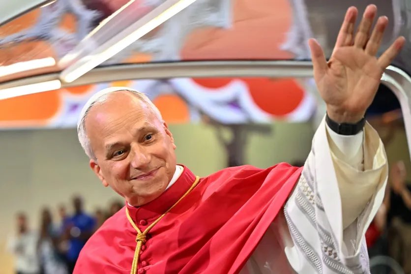 LBleuBlancRouge's tweet photo. Si seulement le pape Léon XIV avait pu rester quelques jours de plus…

Quand il était là, l’extrême gauche était invisible dans la rue, LFI était murée dans le silence le plus total : c’était tellement bien. Pour nos forces de l’ordre, pour les gens, pour la France… 🙄🇫🇷 https://t.co/9zurCsVb1G