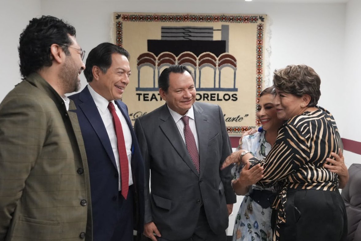 ClaraBrugadaM's tweet photo. Asistí como invitada de la Gobernadora del @Edomex, @delfinagomeza, en su 3er. Informe de Gobierno y me es muy grato poder ser testigo de los avances y de la transformación que se está construyendo para las y los mexiquenses, esto nos repercute a los gobiernos de toda la república.

 ¡Gracias por ser parte esencial de la transformación del país!