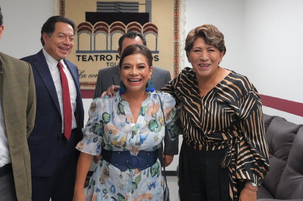 ClaraBrugadaM's tweet photo. Asistí como invitada de la Gobernadora del @Edomex, @delfinagomeza, en su 3er. Informe de Gobierno y me es muy grato poder ser testigo de los avances y de la transformación que se está construyendo para las y los mexiquenses, esto nos repercute a los gobiernos de toda la república.

 ¡Gracias por ser parte esencial de la transformación del país!
