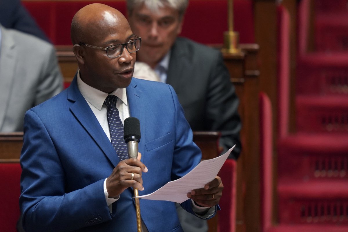 Gilles_Simeoni's tweet photo. Gabriel Serville, Président de la Collectivité de Guyane, nous a quittés. Pour avoir eu le privilège de le côtoyer au sein de Régions de France, nous garderons de lui le souvenir de son attachement à la Guyane, de son engagement en faveur de la justice sociale et de l'autonomie, de son élégance, et de son courage tranquille face à la maladie. 

Condoléances attristées à tous les siens.