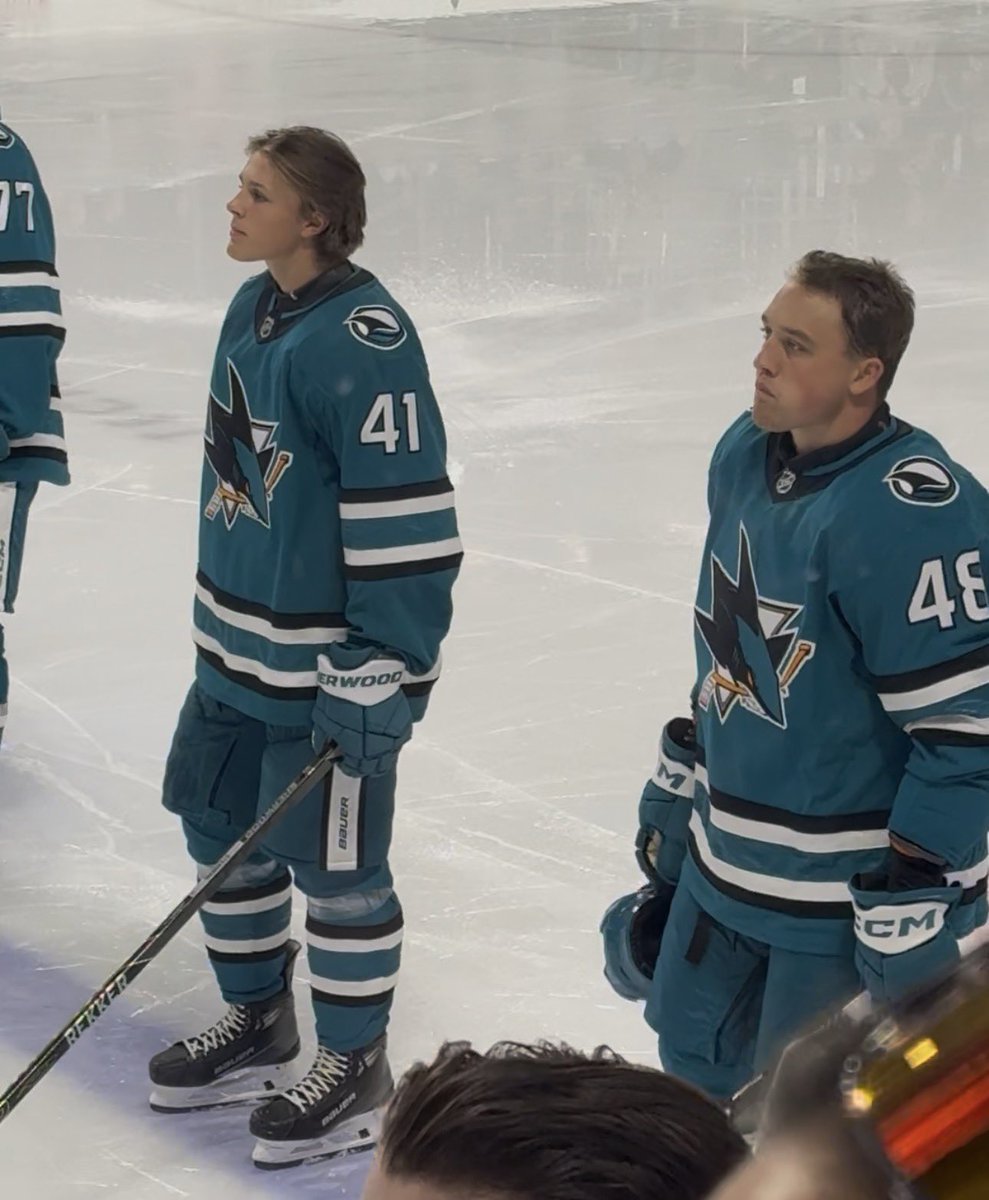 COLLlNGRAF's tweet photo. reintroducing myself for new mooties #hockeytwt

hii i’m mac :P
-23, not born but raised in the bay (🇵🇭)
-#turnitallteal #sjsharks 
     ↳ cg51, ep48, ic92
-big fan of bay area sports, ethel cain, ptv, movies, film photog, and more! https://t.co/0CjKiP1RK5